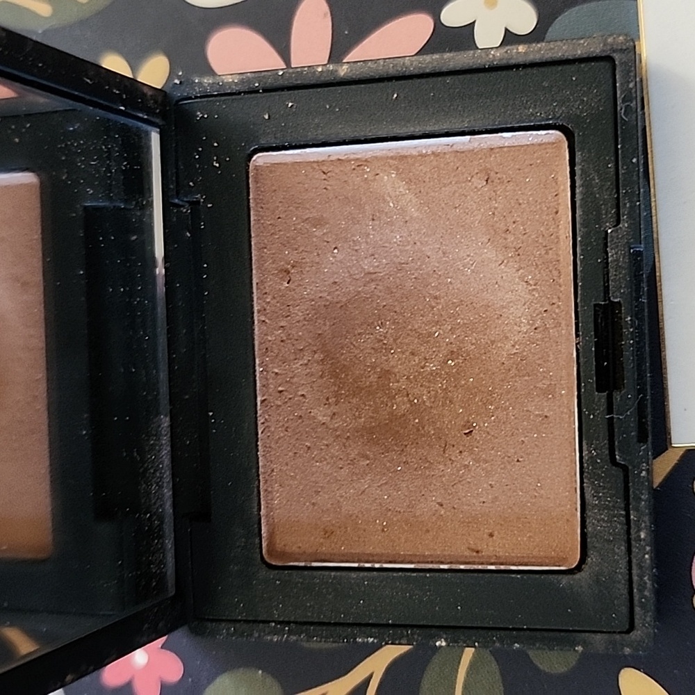 Bundle Of Makeup - Picture 4 of 9